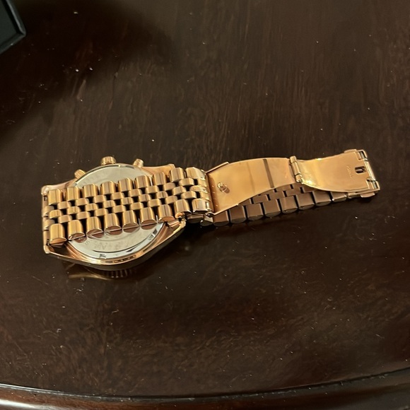 Michael Kors ladies watch. - Picture 5 of 6